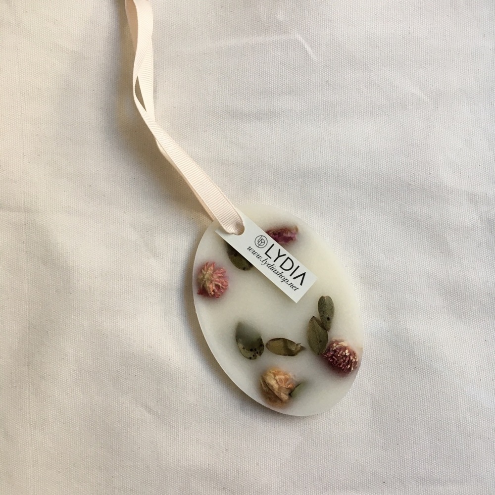 Lydia Art & Scent Rose Oval one(1) wax tablet